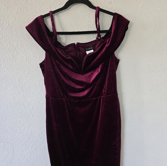 B. Darlin Burnout Velvet Bodycon Dress Women Sz 14 Red Off Shoulder Whimsygoth - Picture 2 of 9